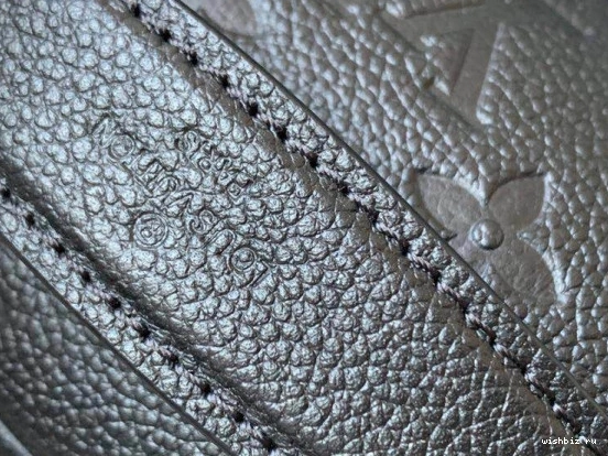 WIS VUITTON EXCHANELUSIVE EMPREINTE LOUIS DIGITAL - PRELAUNCH MONOGRAM BUMBAG 0718